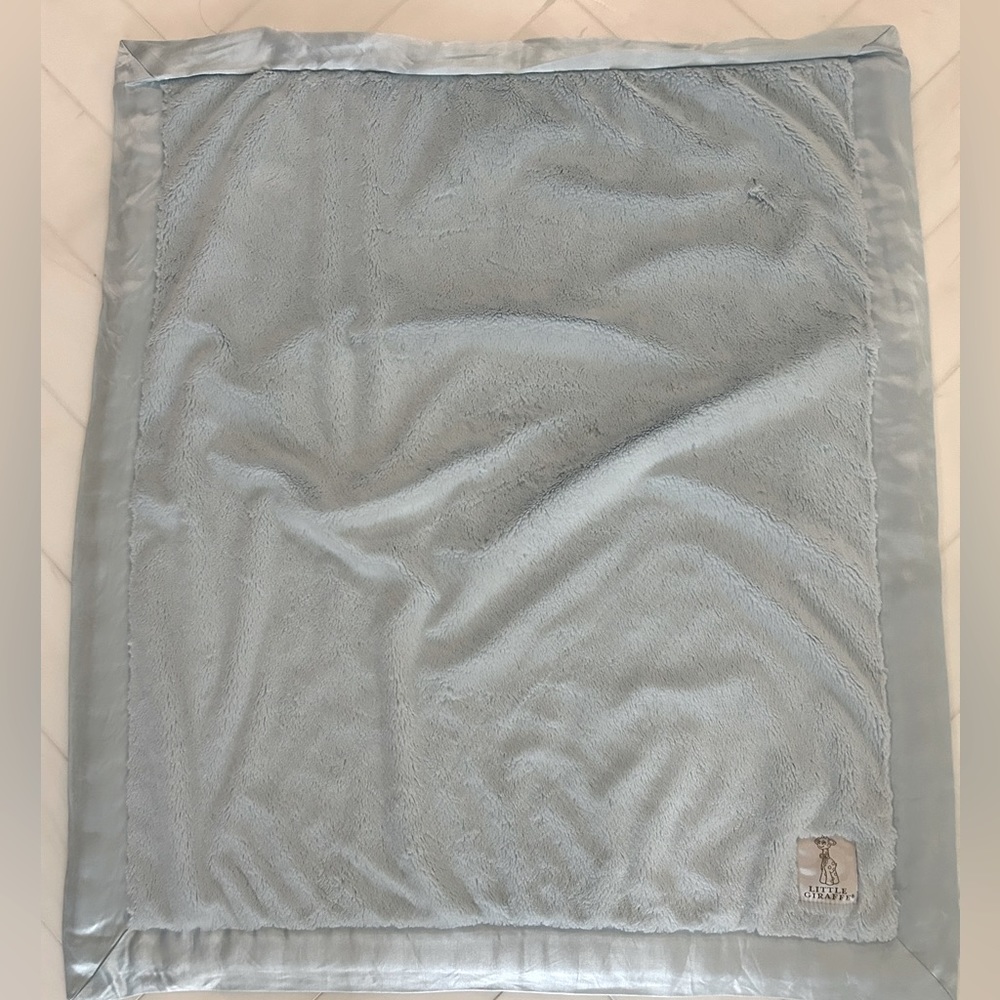 Little Giraffe Baby blanket in blue!! So cozy and perfect for babies!!